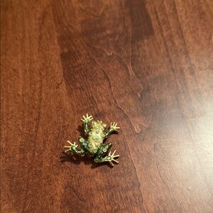 Green and Gold Frog Brooch